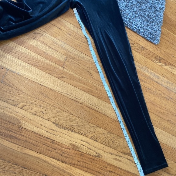 Spanx Black Velvet Leggings Size Xl - Picture 14 of 17
